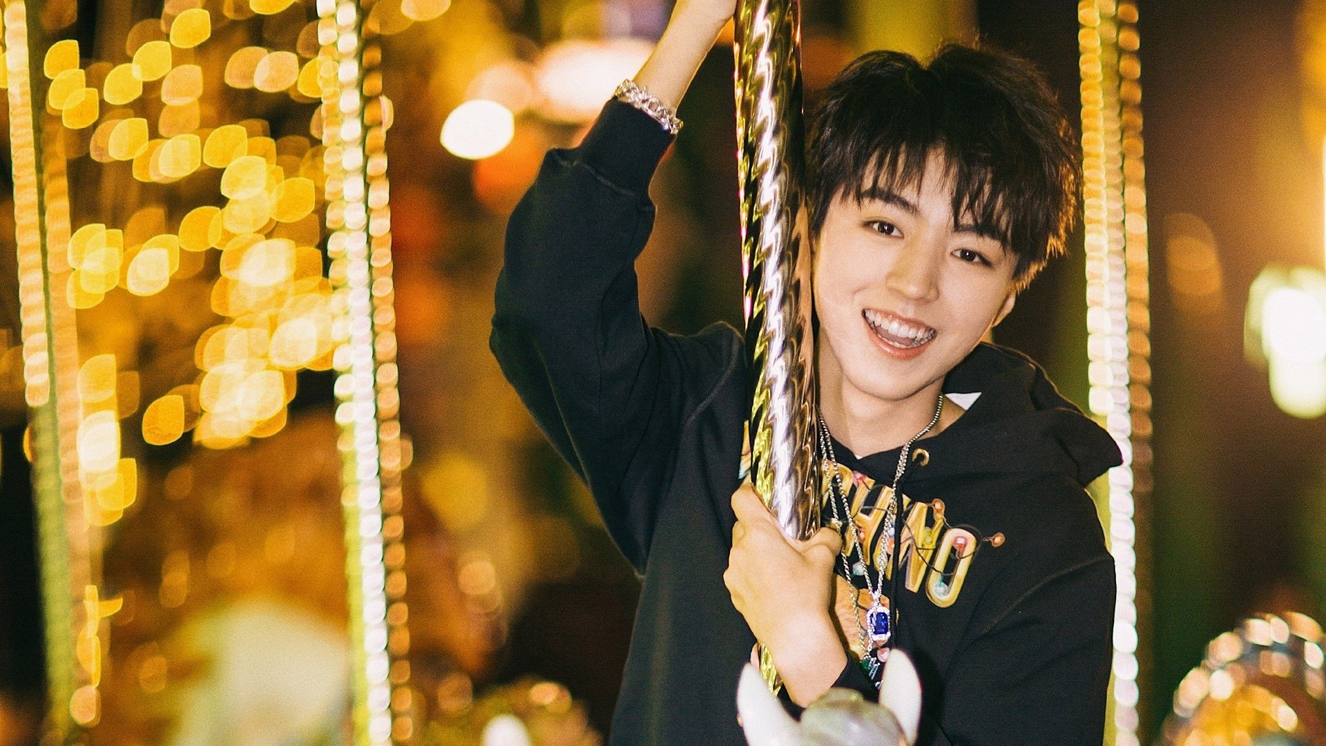 掘金击败步行者,系列赛焦点战中约基奇篮下统治全场,掘金球员约基奇