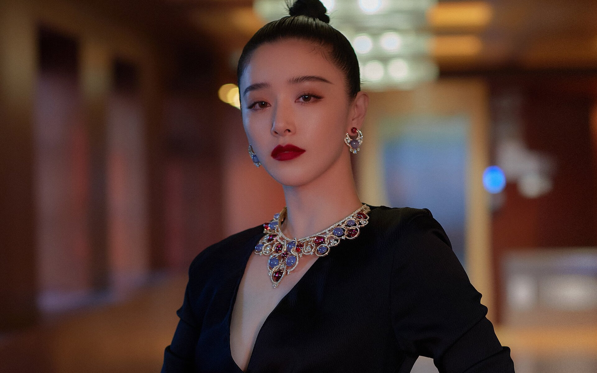 爱游戏在线登录入口-马德里竞技队客场战胜巴塞罗那队，赢得德比战，马德里竞技vs巴萨罗那