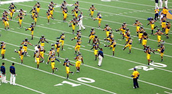 爱游戏体育平台-赛季最热话题：裁判争议不断，足球公正性引发热议，足球公平吗