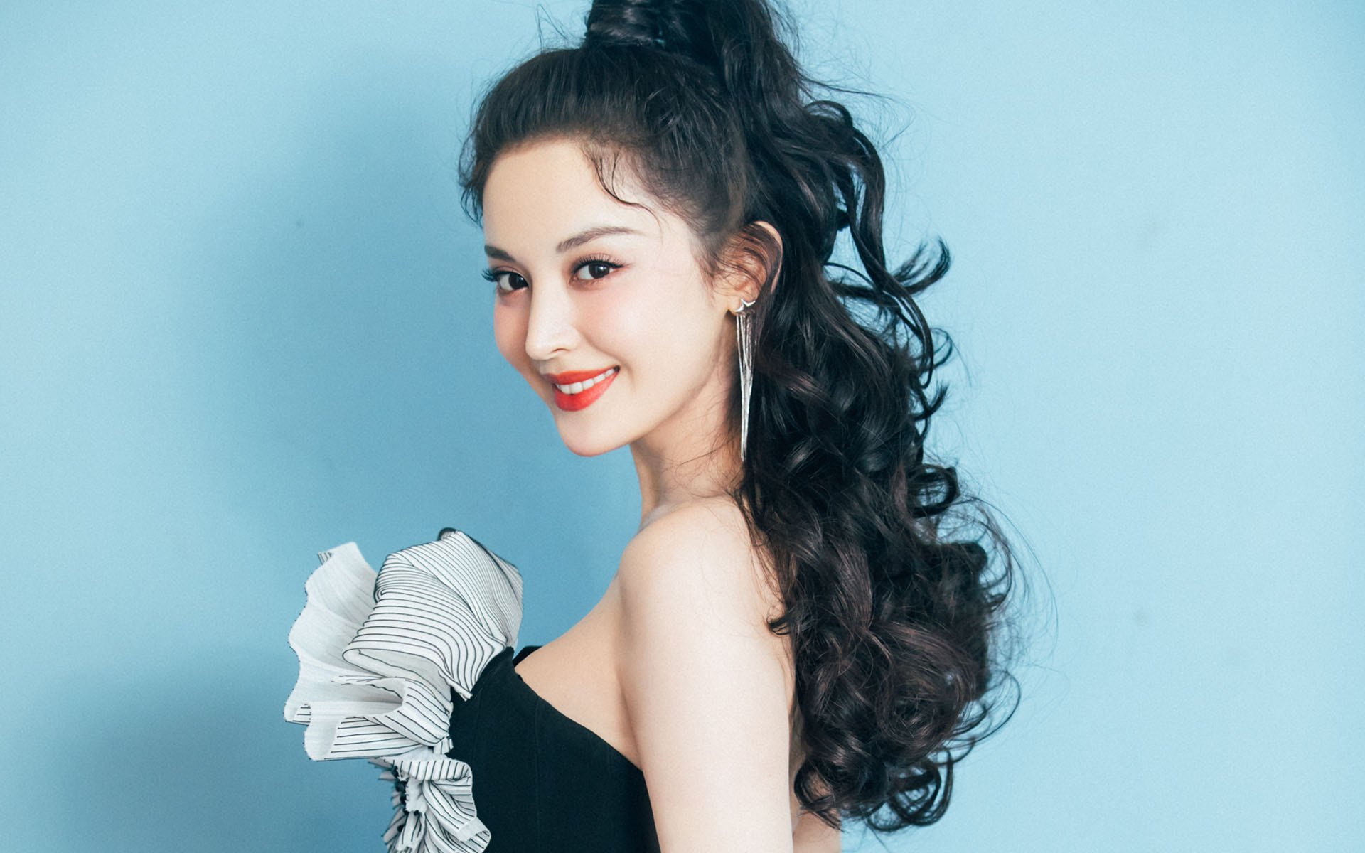 爱游戏登录入口-独行侠安排短期封闭营建立默契与信任，独行侠休赛期交易资讯